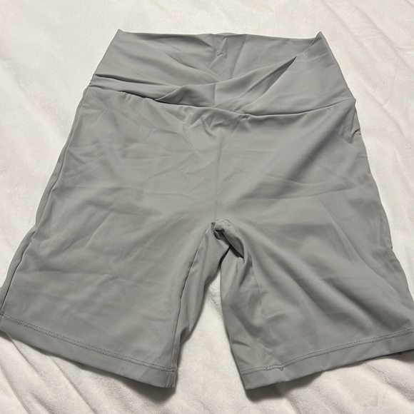 Devon Windsor Activewear Bundle - top, short, and legging - Picture 8 of 10